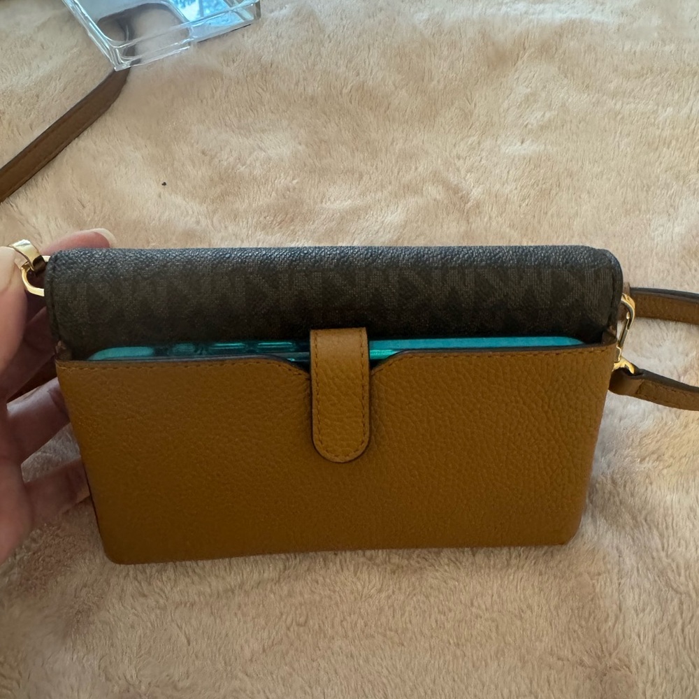 Michael Kors smartphone crossbody bag - Picture 5 of 5